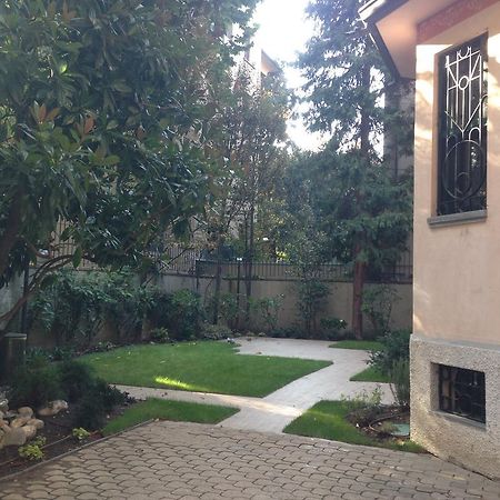 Suite Home Milano Fiera Екстериор снимка