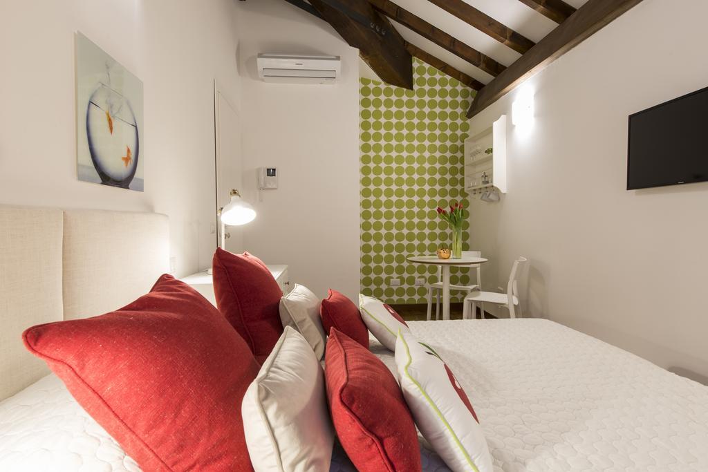 Suite Home Milano Fiera Екстериор снимка